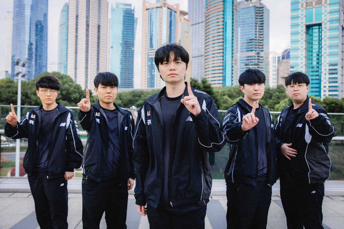 LoL Esports tweet media