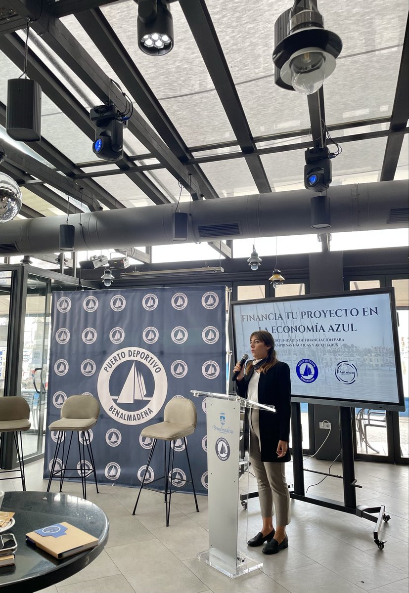 pdbenalmadena's tweet photo. Irene Bruzón Cid, directora del Puerto Deportivo de Benalmádena, destaca el compromiso del puerto por impulsar la sostenibilidad y la innovación, consolidándose como un hub portuario que promueve el crecimiento y la colaboración en la Economía Azul 🚢

#EconomíaAzul #Puertos https://t.co/yyp7Uc9m3s