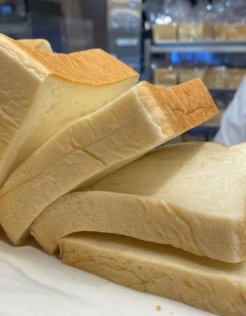 “Avoid Bread” — The Most Important Health Advice Nobody Wants to Hear.

Let’s not even lie.

This post will offend many people.

Why?

Because bread is emotional.
It’s nostalgic.
It’s everywhere.
It feels like comfort.

But bread is not comfort.

It’s a quiet killer dressed in a