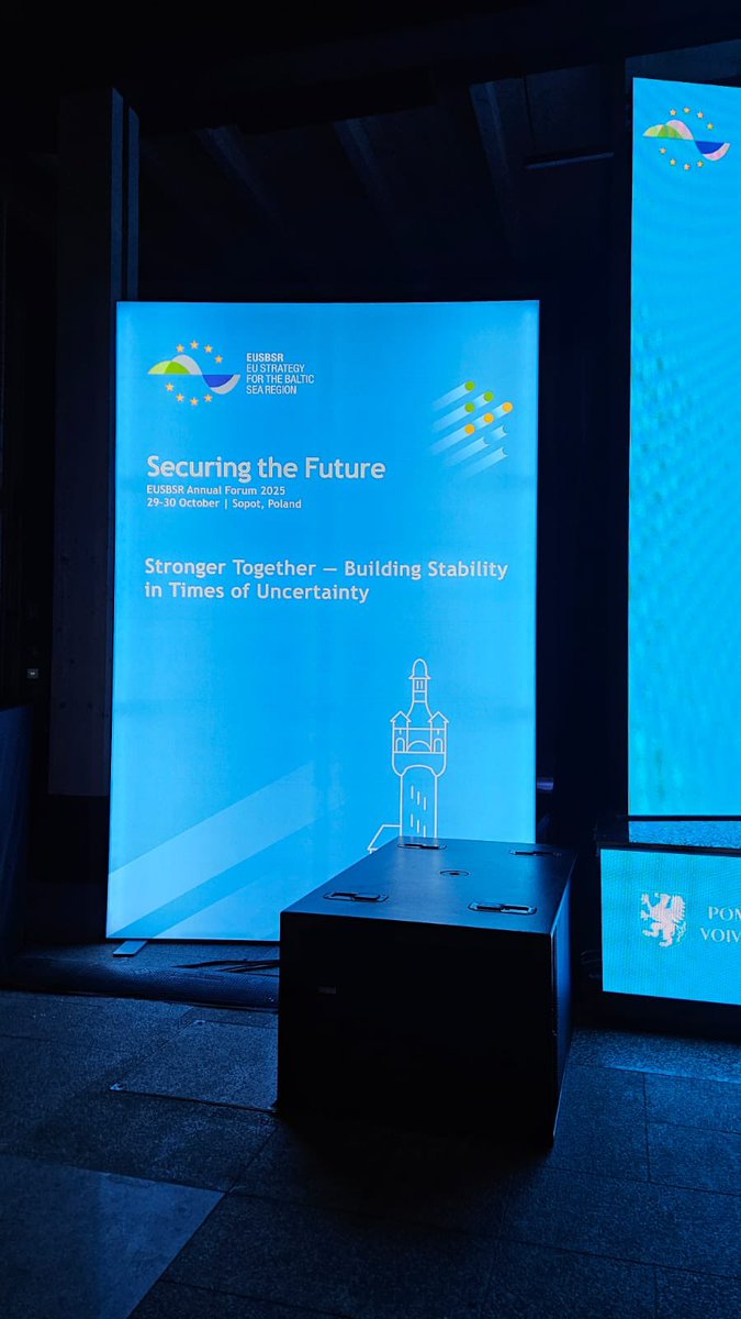 CIR_CSM's tweet image. 📍 EUSBSR Annual Forum 2025 w Sopocie
Dr Małgorzata Bonikowska wzięła udział w panelu o odporności społeczeństw w czasach globalnych zaburzeń.
Współpraca państw regionu Bałtyku to klucz do bezpieczeństwa i stabilności. 🌍🤝

#EUSBSR2025 #THINKTANK #Bonikowska #Security