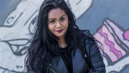 Mijn stem gaat uiteraard naar de SP!

En dan specifiek naar <a href="/SBiharie80/">𝙎𝙪𝙣𝙞𝙩𝙖 𝘽𝙞𝙝𝙖𝙧𝙞𝙚 🍅</a>, Sunita Biharie ! 

Een klasbak die de klappen van het leven kent en kan knokken, midden tussen de gewone mensen staat en hun taal spreekt. Een volksvertegenwoordiger zoals alleen de SP ze heeft!🍅💪