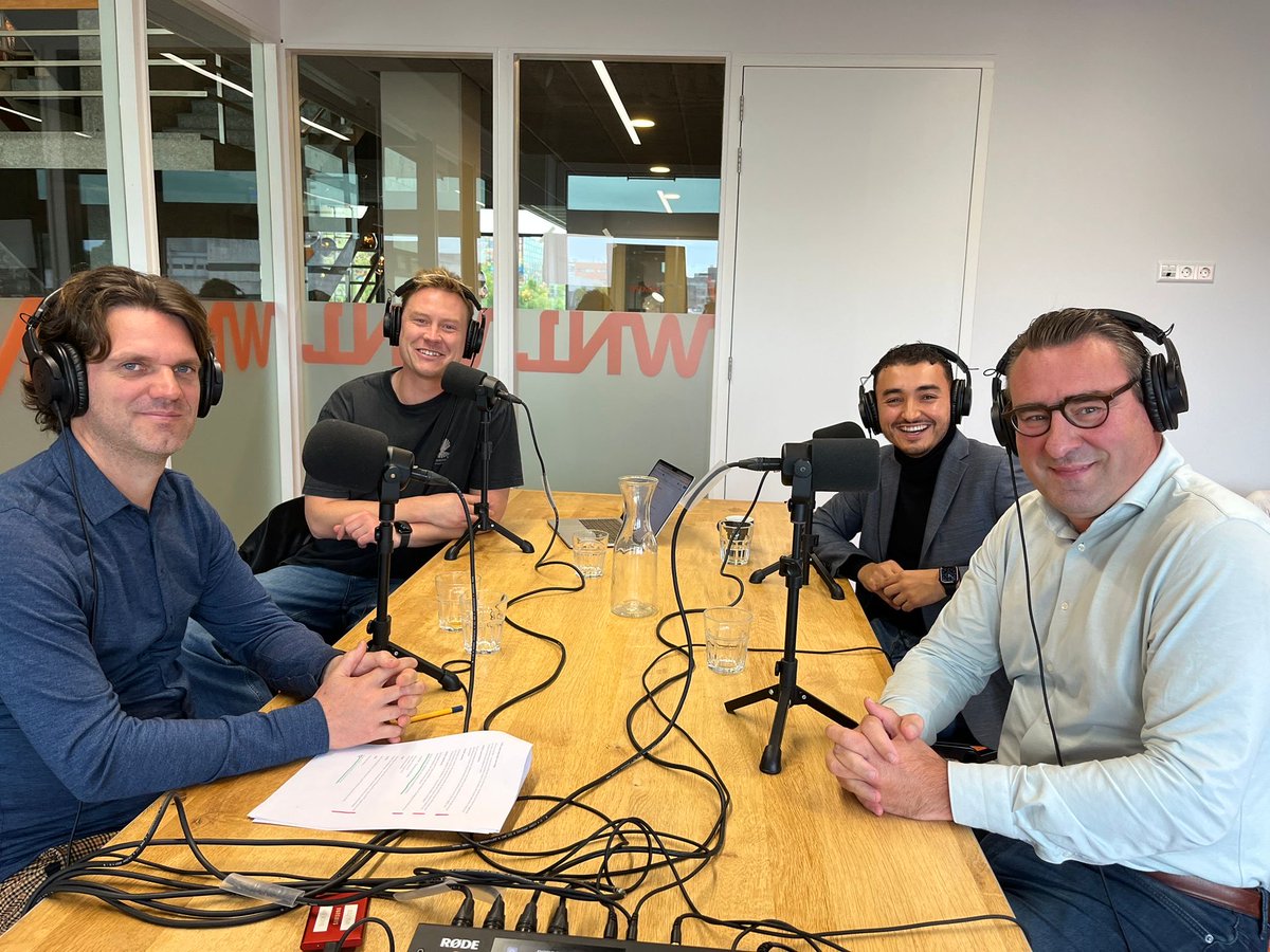 Met <a href="/SamHagens/">Sam Hagens</a>, <a href="/Jossedevoogd/">Josse de Voogd</a> en collega-raadslid <a href="/samirahraui/">Samir Ahraui</a> hadden we een goed gesprek over onze zorgen over Den Haag en de rol van de landelijke politiek daarbij. Laat die na vandaag aan de slag gaan! Luister hier de podcast terug ⤵️ open.spotify.com/episode/567E0a… #verkiezingen2025