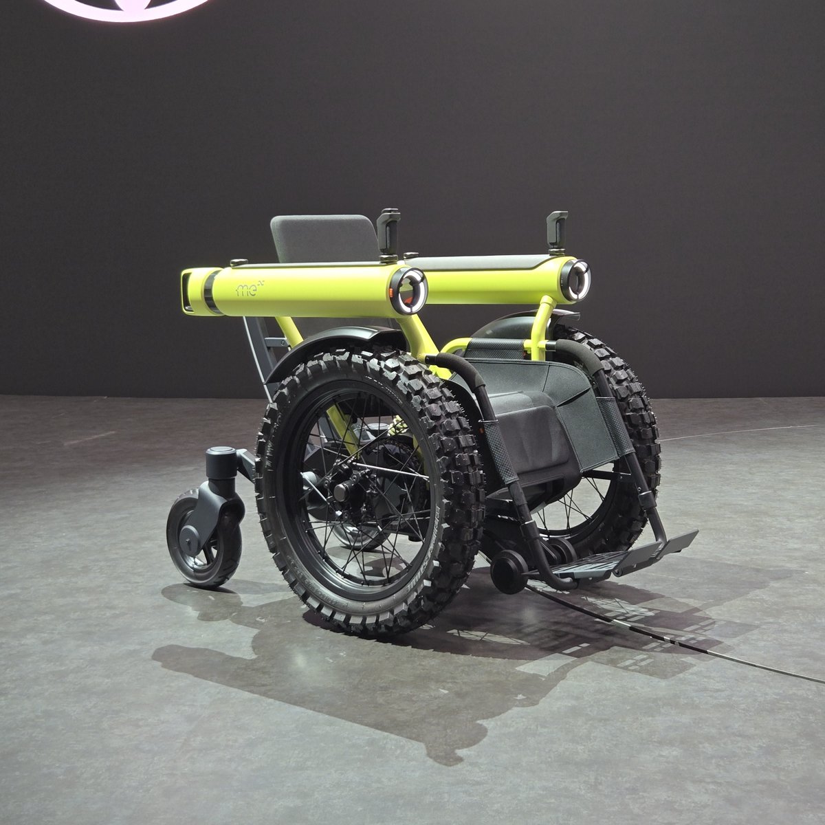 トヨタのコンセプト、「Walk me」「Boost me」「Challenge me」。
Walk meのちょこんと座る姿が生物感あります。
<a href="/TOYOTA_PR/">トヨタ自動車株式会社</a>
#JMS2025