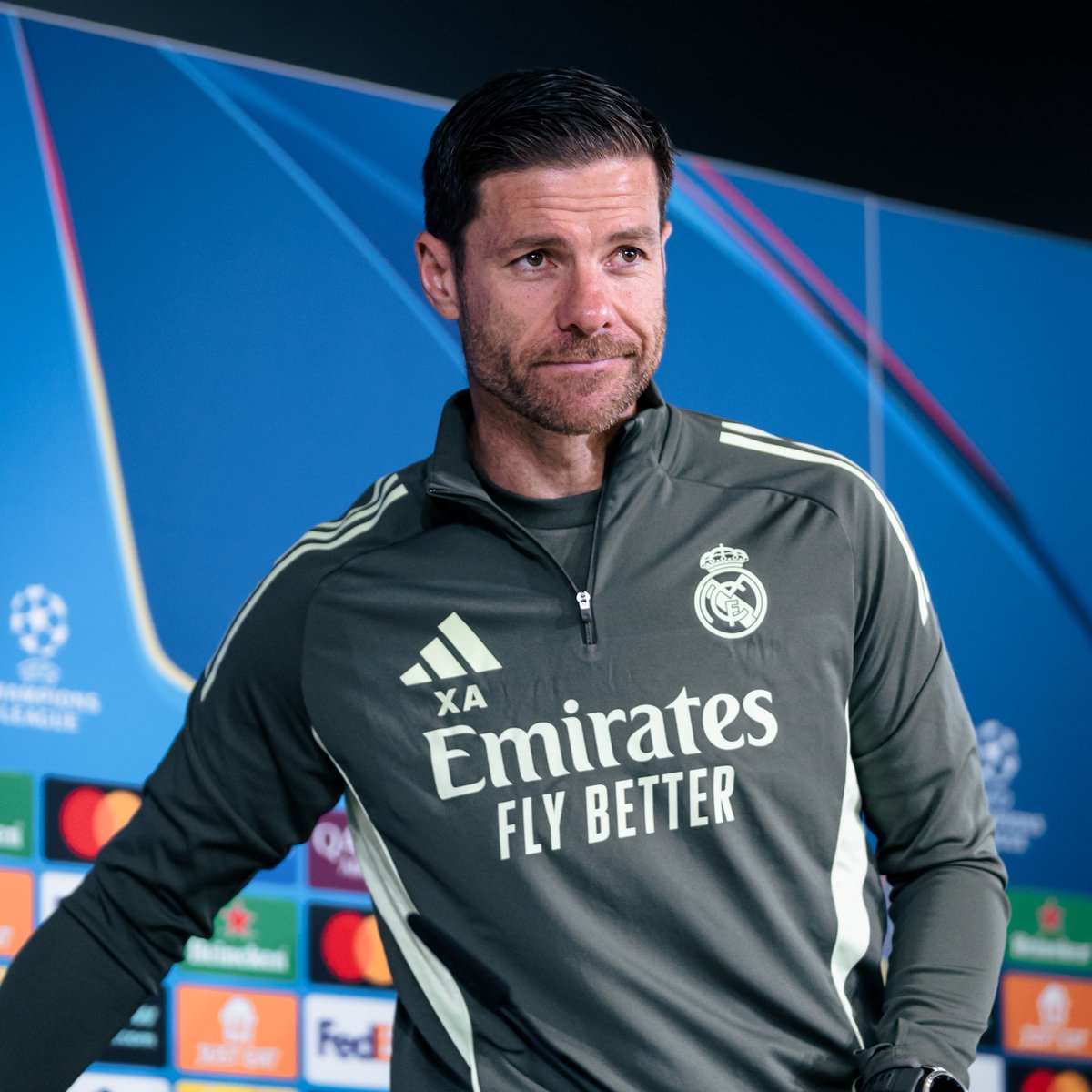 lejournaldureal's tweet image. 🚨 À son arrivée en juin, Xabi Alonso a découvert un vestiaire madrilène habitué à des pratiques qu’il jugeait « inadaptées à une équipe de haut niveau », après quatre ans sous Carlo Ancelotti.

➡️ Selon son entourage, « beaucoup de mauvaises habitudes s’étaient installées ».…
