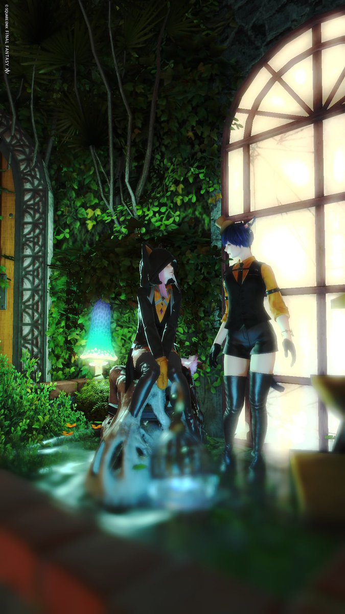 h_x_ff14's tweet image. keiさんと一緒にりーさんのハロウィンスタジオに乗り込んできました～！光と色彩が綺麗✨
ホラーゲームの話とかしながら長時間おじゃましてました🎃
#CS_R_PLUS