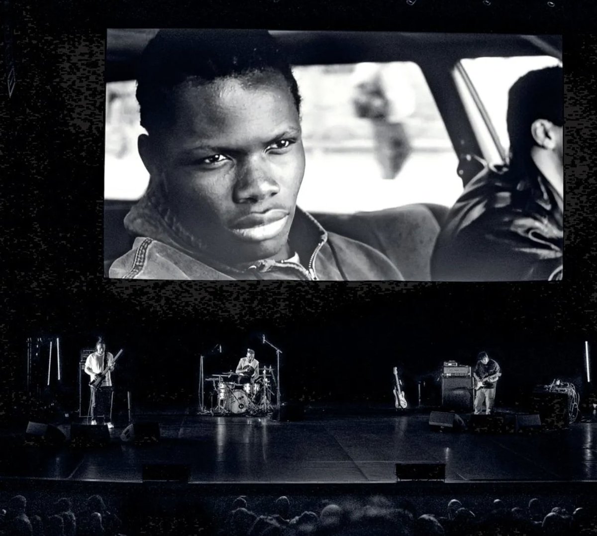 L'Espresso tweet media