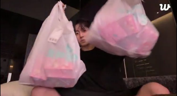 아니 bts 정국 이라는분 이안 찾겟다고 이름칸쵸 이만큼까는거실화냐 ㅅㅂ