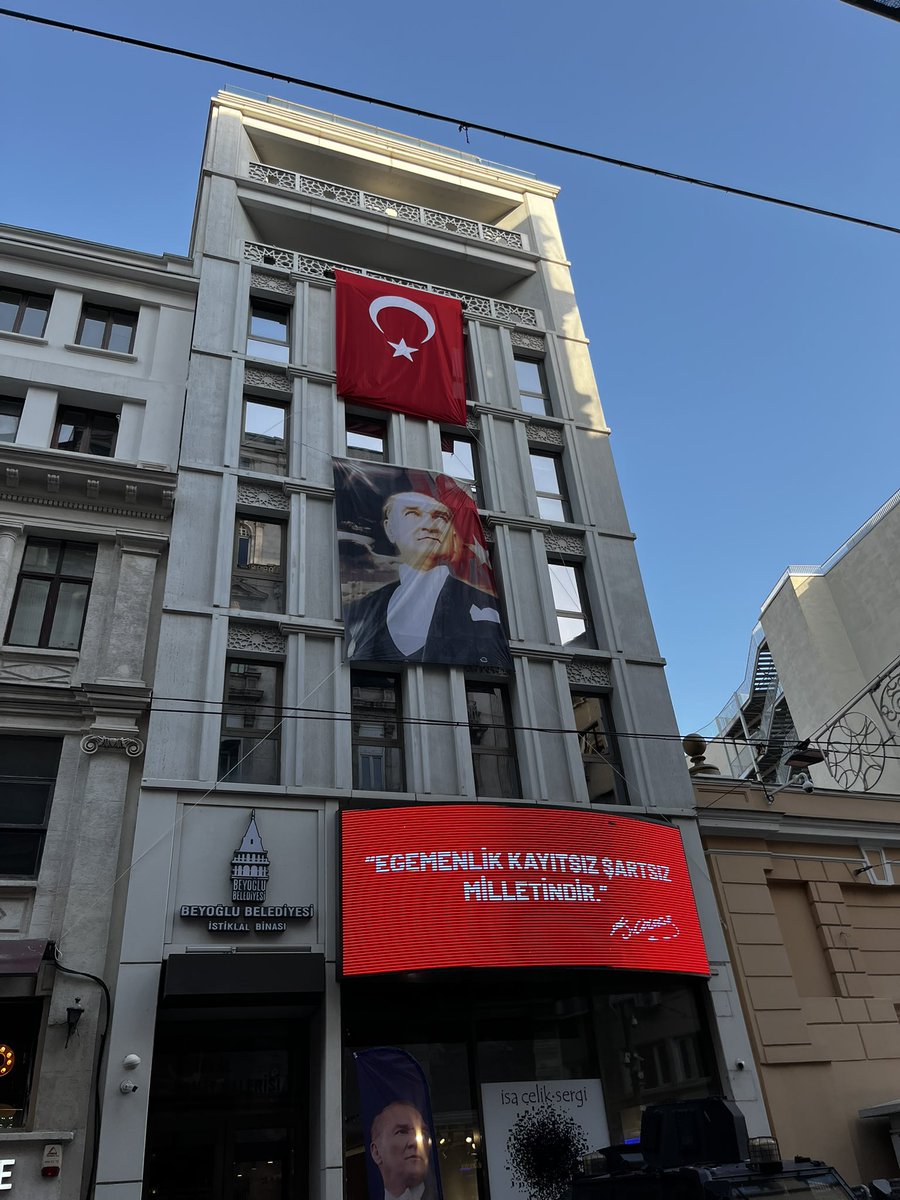“Egemenlik kayıtsız, şartsız milletindir.”
🇹🇷🇹🇷