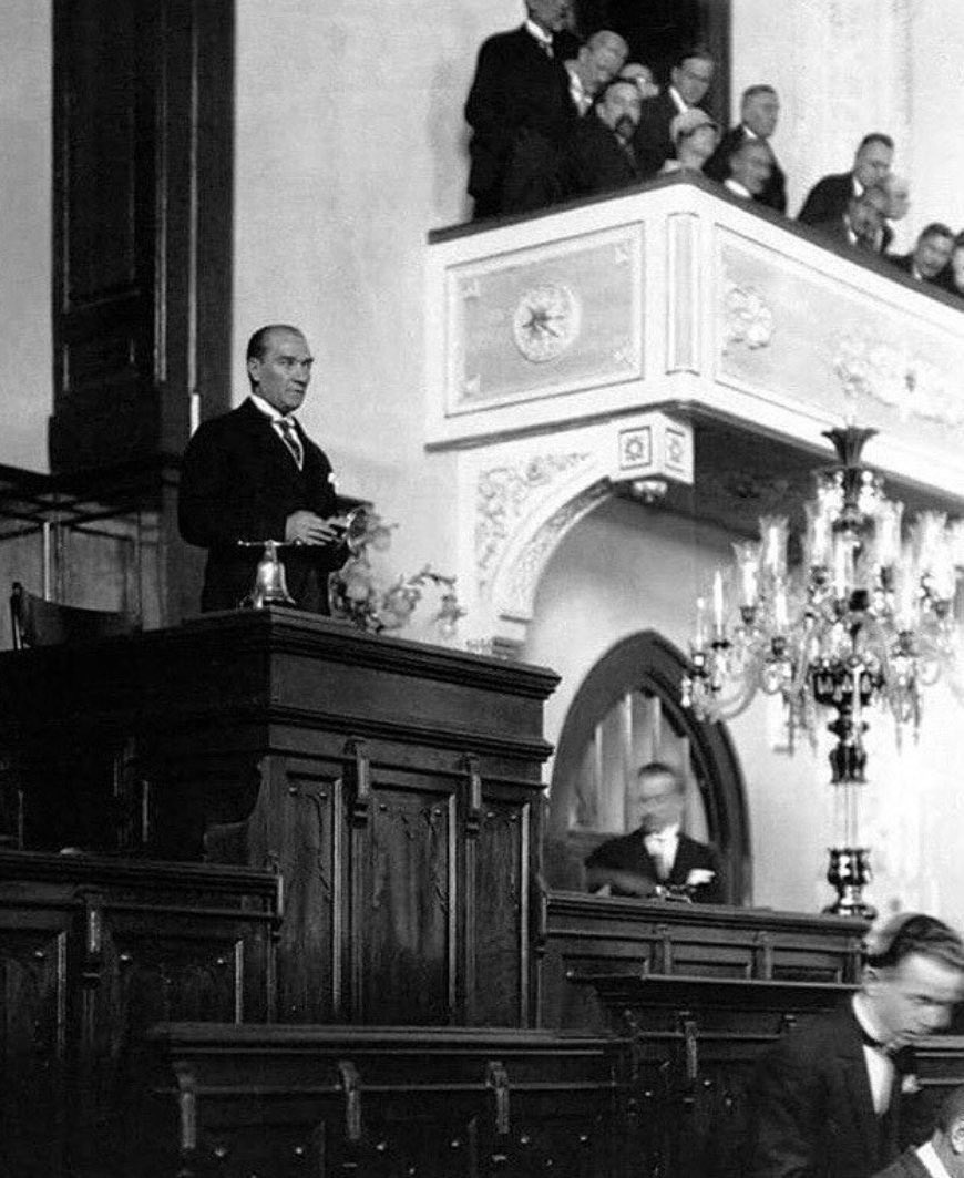 29 Ekim Cumhuriyet Bayramımız ve Cumhuriyetimizin 102. Yılı kutlu olsun! Cumhuriyetimizin kurucusu ulu önderimiz Gazi Mustafa Kemal Atatürk ile silah arkadaşlarını, Aziz Şehitlerimizi ve Kahraman Gazilerimizi minnet ve rahmetle anıyoruz.🇹🇷