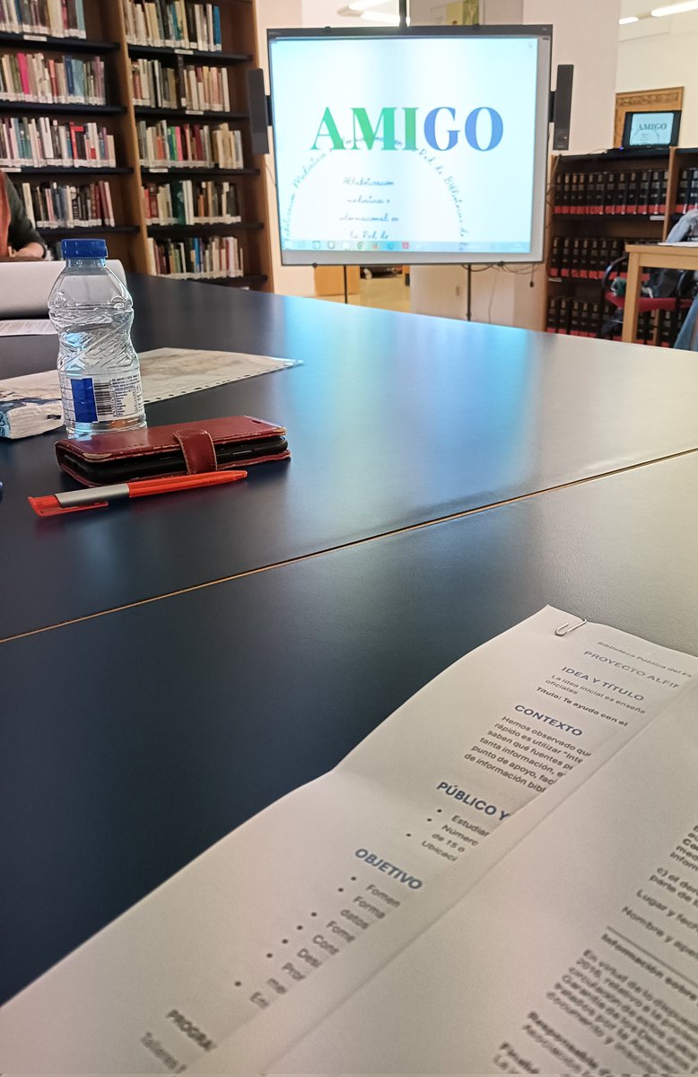 Hoy toca formación gracias a <a href="/fcampal/">Felicidad Campal</a> y estoy con el compa <a href="/JoseLitro8/">𝒥𝑜𝓈𝑒ℒ𝒾𝓉𝓇𝑜</a> de la <a href="/BiblioMontijo/">Biblioteca Montijo</a> 🤩 no es tema #estadisticasUP 😂 es tema #desinformación y #censura 📚