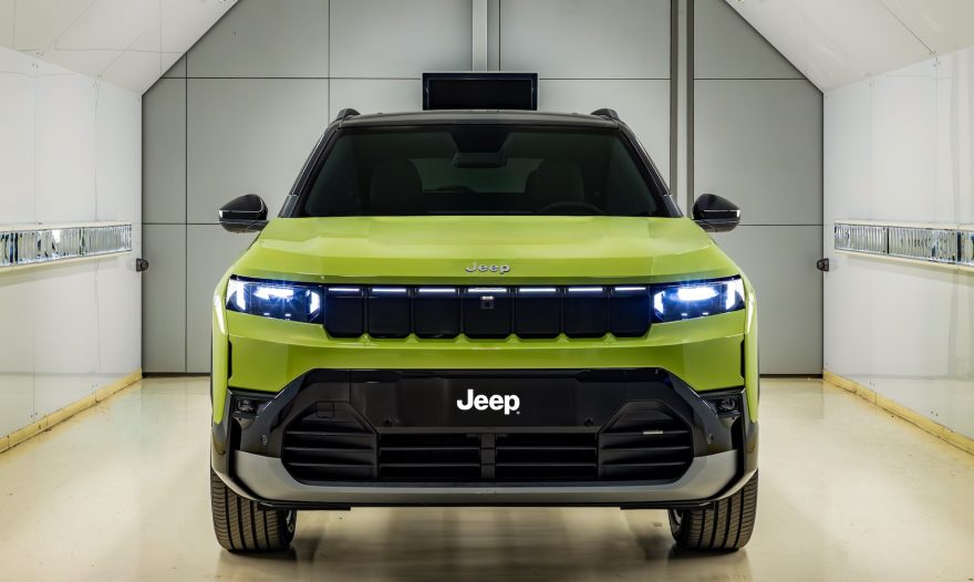Highmotor's tweet image. Arranca en #Italia la producción del nuevo Jeep Compass highmotor.com/arranca-italia… #Compass #Jeep #CochesEléctricos #SUV #Melfi
