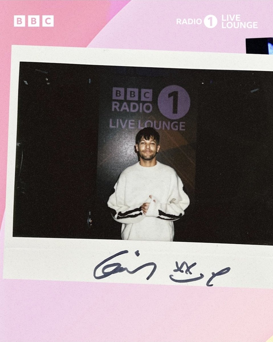 HarryMeAndYou's tweet photo. SweaterpawLouis 😍😍
#LouisTomlinson #LouisLemonade #BBCLiveLounge 🍋☀️💛🌻 https://t.co/ZLrInj1bmT