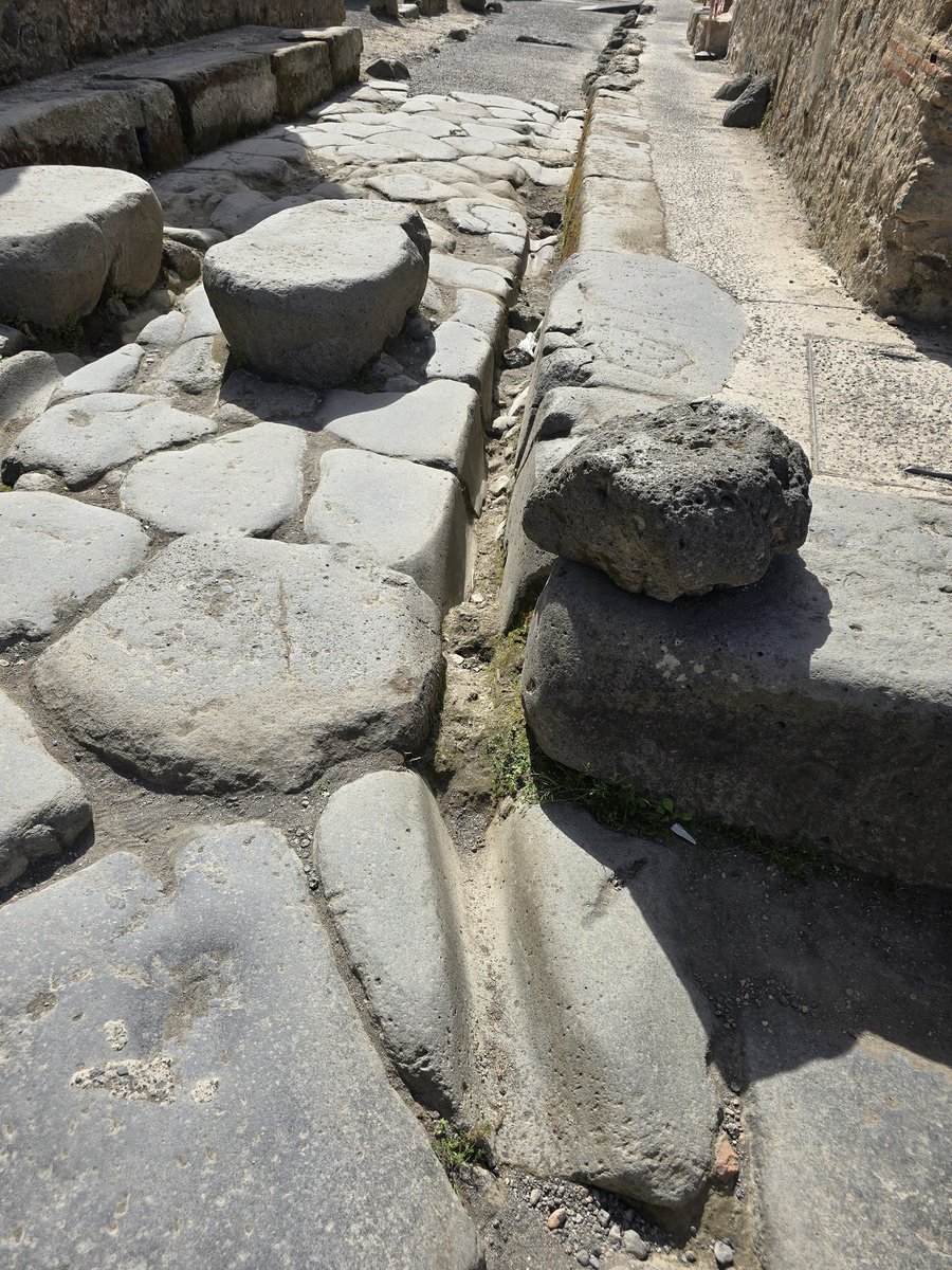 schristy1's tweet photo. @archeohistories If you ever have the chance to walk the streets of Pompeii..... do it. https://t.co/yGB1sHZqob