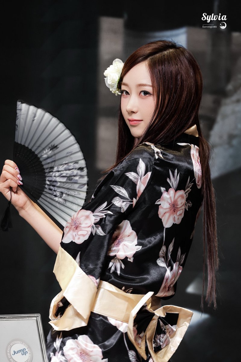 한국(핑둘)이 원했지만 일본이 낳은 애리님ᆢ
#25andFabulousGISELLE
남을 위하고, 나를 위하는 애리가 에스파의 멤버라 너무 행복해
#내맘속토네이도_애리사마_생일 
앞으로도 애리만의 환한 미소 많이 보여줘!! 25번째 생일을 축하해-♡