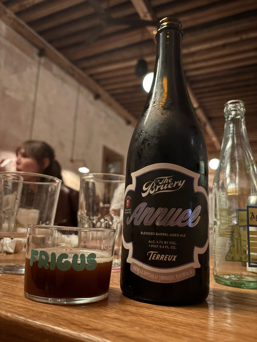 FCervisia's tweet photo. Última publicación de nuestro Sexto Aniversario, mil gracias a @CCHercules por recibirnos en su espectacular espacio. Que vengan más años y más cervezas!
#EvilTwin #RootBranch @TheBruery
#Frigus #beer #cerveza #craftbeer #beerme #beertime #beerlover #BrothelHB #drinkbeer #bier https://t.co/bOMBq1Axqk