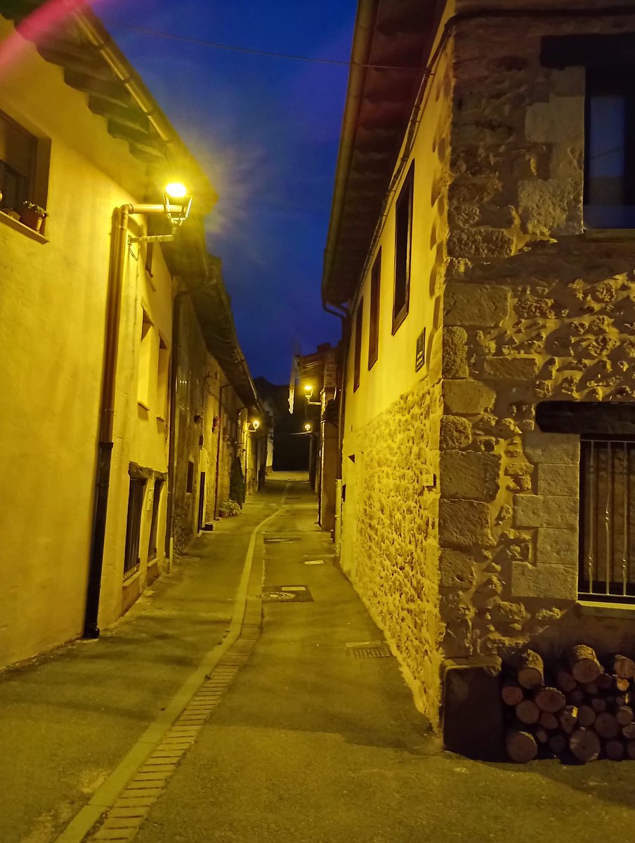 radio_vitoria's tweet image. #Herrian 🎙️ #Korres reconocido por el alumbrado inteligente del pueblo en los VI. Premios Internacionales Starlight  @FundStarlight 

#ArraiaMaeztu @MontanAlavesa

📻A partir de las 20H en la 104.1 y en @GUAUgureaudioa