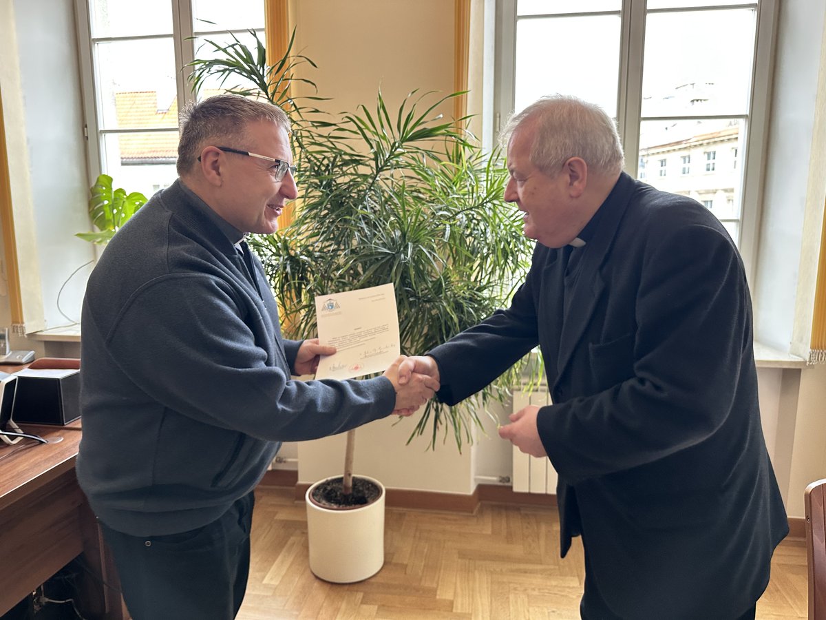 Ks. Mariusz Figura, proboszcz parafii św. Jana Marii Vianneya w Książenicach, został mianowany diecezjalnym duszpasterzem rodzin Archidiecezji Warszawskiej. Duchowny zastąpił ks. Marcina Szczerbińskiego, mianowanego w marcu jałmużnikiem biskupim.
archwwa.pl/aktualnosci/ks…