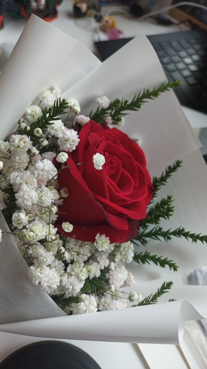 ٰ

النفس دائمًا تميل لمن يُحسن إليها ♥️🦋

ٰ