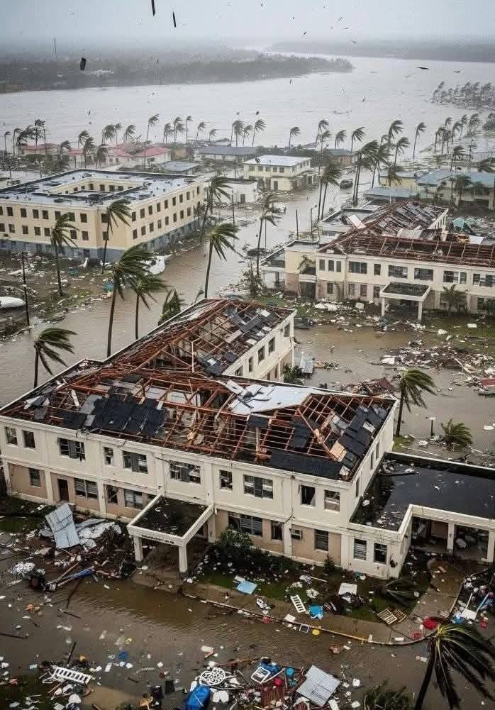 #Mundo 🌀🔴#Huracán Melissa deja devastación en #Jamaica.

El huracán #Melissa, catalogado como uno de los ciclones más poderosos en la historia reciente del Atlántico, tocó tierra la tarde de este martes en el suroeste de Jamaica, dejando un panorama de destrucción total.