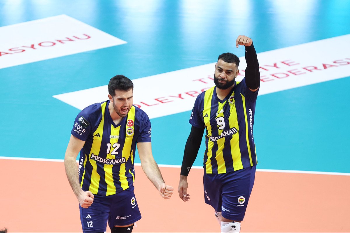 Fenerbahçe, Spor Toto'yu net bir skorla mağlup etti. 

MS: 3-0 
Setler: 
25-14/26-24/25-22

En Skorerler 
Earvin Ngapeth - 19
Jesus Herrera - 21