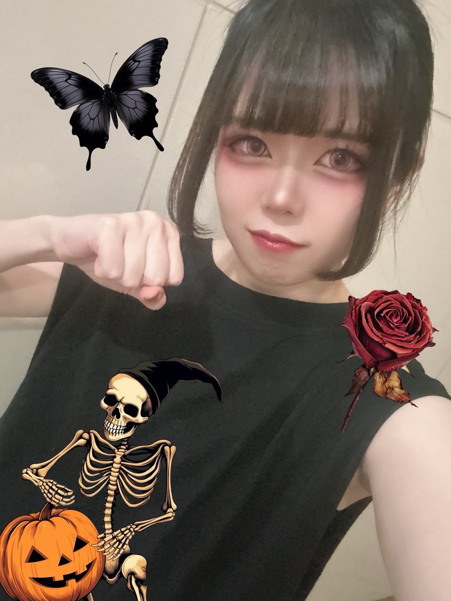 Az_MelRia's tweet photo. 札幌近松杮落とし〜！ありがとうございました🙏💖
懐かしい顔ぶれやらイツメンやら賑やかで楽しかったあ🥺✨ 解散聞いて駆けつけてくれた人も本当にありがとう🙏
あずさはまっさの服でした❣️ 今日から私もタンクトップマスターなんだナ☝️ ちょっと早いけどﾊｯﾋﾟ~ﾊﾛｳｨﾝﾇ🎃🖤 https://t.co/8YHw5znPgV