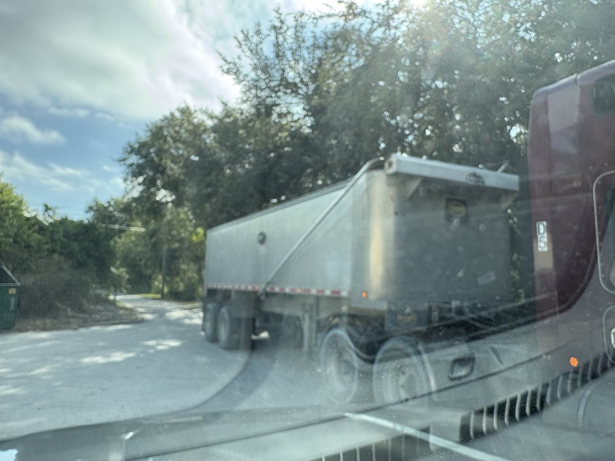 Another next day delivery of 304/ Comand sand by <a href="/GolfBulk/">Bulk Aggregate Golf</a> ! Great pricing and reps in the field are added benefits. <a href="/JackCreveling/">Jack Creveling</a> <a href="/HillenDamian/">Damian Hillen</a> <a href="/TurfMech70/">Joshua Sandel</a>