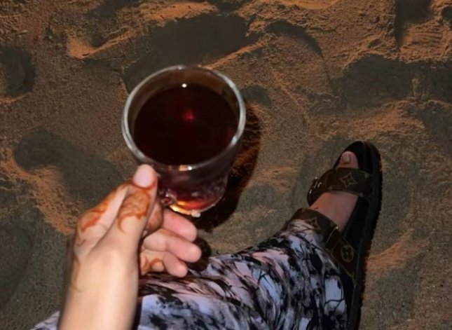 Xorriyad shakhsi ah waxaa ah in shaaha sonkor ku darsatid iyo inaad ka deysid, Diintu se xorriyad shakhsi ah maaha waxaa taal فَاسْتَقِمْ كَمَا أُمِرْتَ 
sidii lagu amray u toosnow, ma aha sida aad doontid