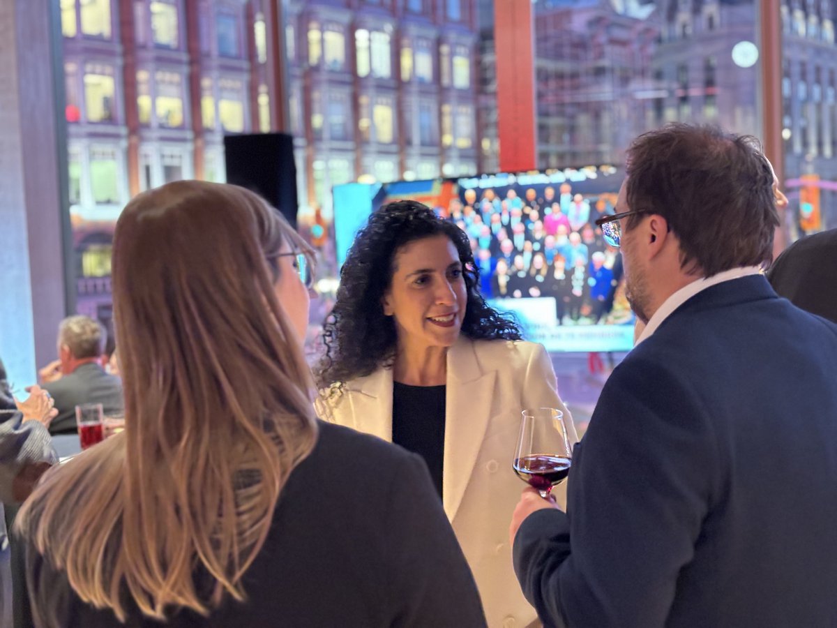 Great to connect with local leaders from across Canada at the <a href="/FCM_online/">Federation of Canadian Municipalities</a> Annual Parliamentary Reception. Together, we’re working to build stronger municipalities and more sustainable communities. Grateful for their leadership and partnership in building Canada Strong.