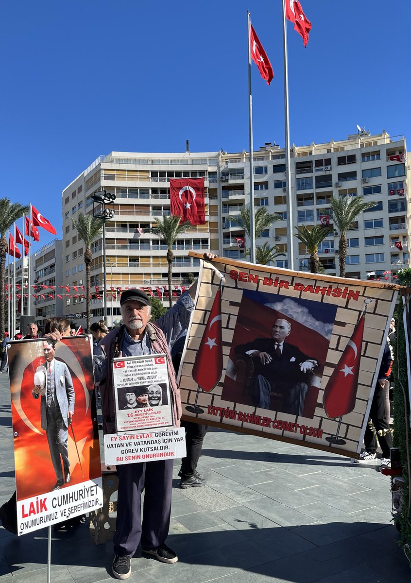 Sunnmoonn2's tweet photo. öğretmen olarak kutladığım ilk 29 Ekim 😭 https://t.co/g6qgL17co9