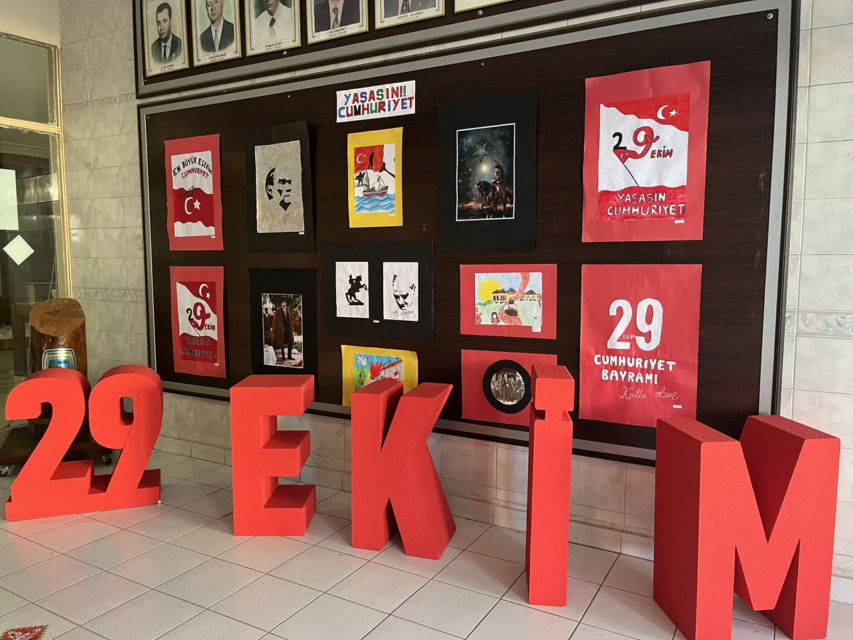 Sunnmoonn2's tweet photo. öğretmen olarak kutladığım ilk 29 Ekim 😭 https://t.co/g6qgL17co9