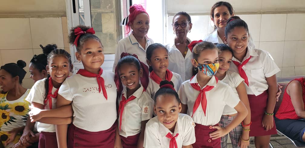 DGS_CH's tweet photo. Hoy  inició vacunación PVH para las niñas de 9 años en el policlinico  Centrohabanero Manduley un logro más de la Revolución. https://t.co/tUJB7N06rY