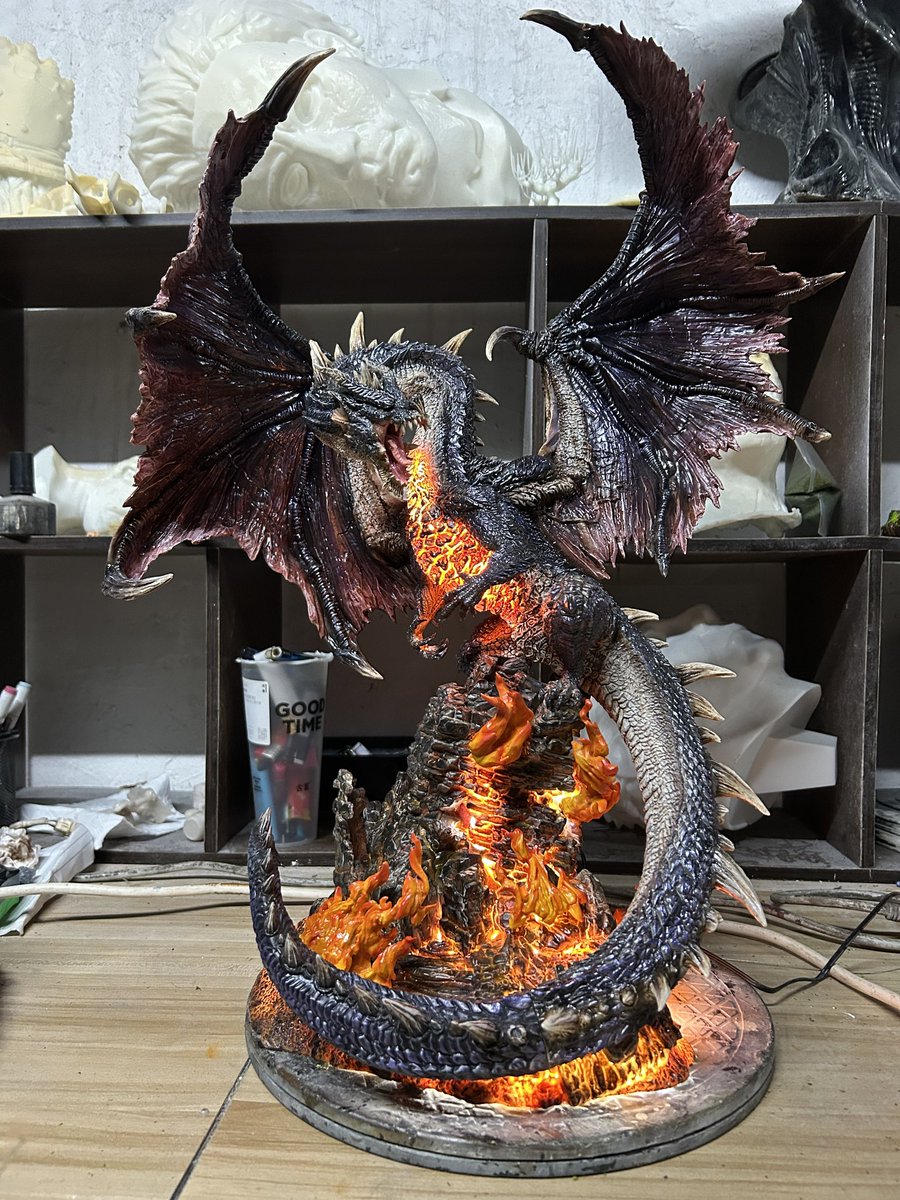Lark_studio's tweet photo. Lark Studio
The First Style of the Statue Series
Fatalis
Size:
47cm 55cm 36cm
#MHWilds #MHW 
#MHR #魔物獵人
#MonsterHunter 
#モンスターハンター https://t.co/kAazuOpw5G