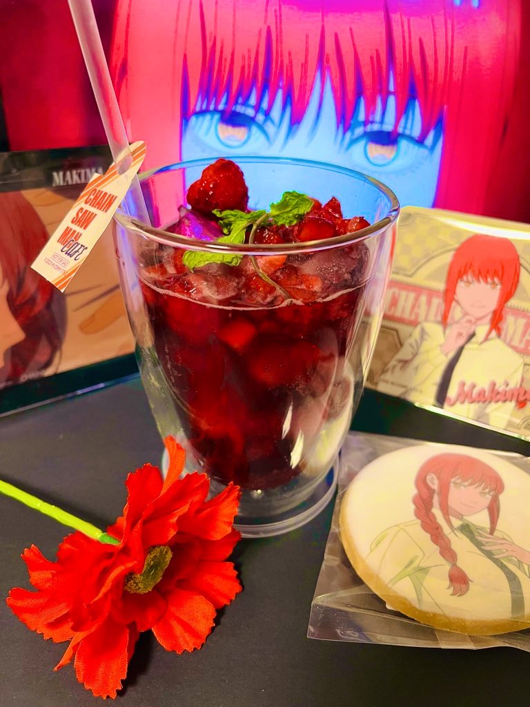 今日の特別ドリンクは、マキマさんの味ですよ。💋💋💋
#マキマ　#チェンソーマン