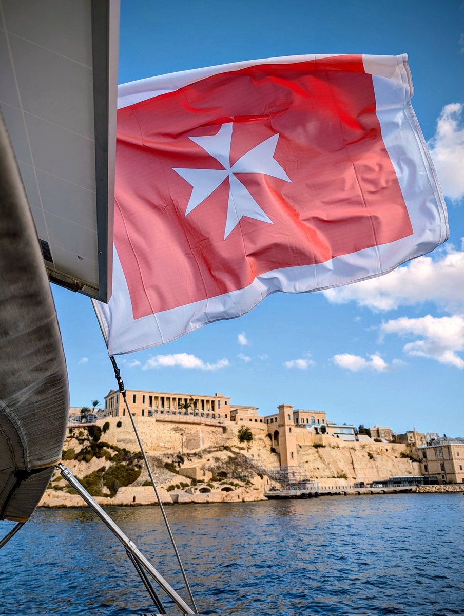 Za vlnou vlna tweet media