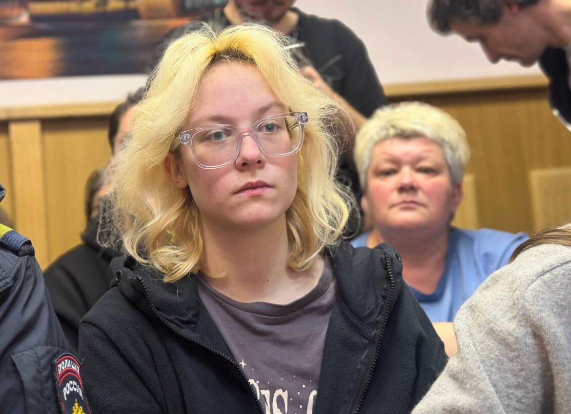 IliaKaluga's tweet image. Музыкантов группы Стоптайм опять арестовали, как только они вышли из спецприемника. 
Эти уроды устраивают карусельный крест. Какие же российская власть мерзкие отвратительные уроды 

Свободу #StopTime 
#политика 
#россия 
#украина