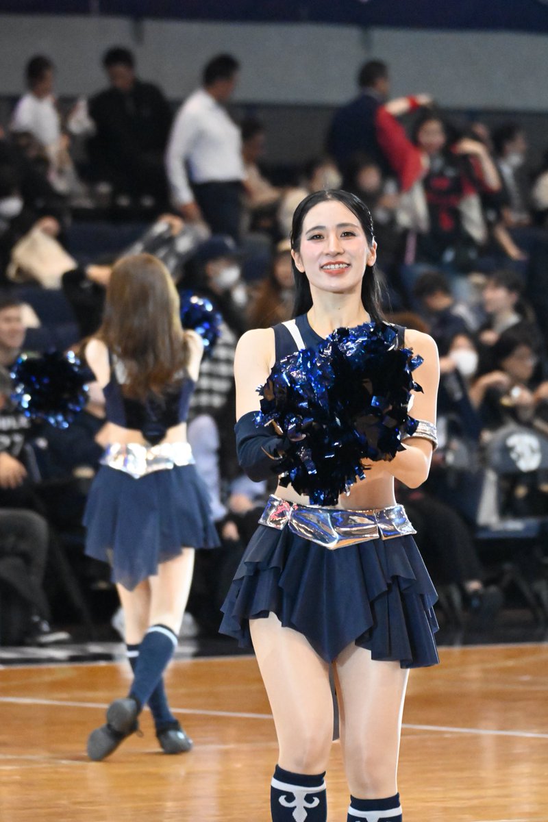 Kokraklar kiyim fotosuratidan korinadi