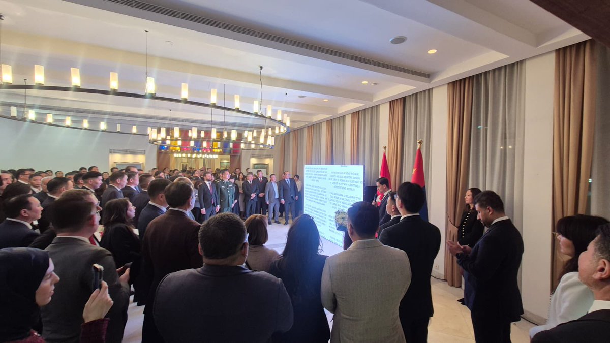 Cumhuriyetimizin 102. yıldönümünü, Moğolistan Savunma Bakanı Damba Batlut’un onur konuğu olduğu, TBMM ve Moğolistan Meclisi Dostluk Grubu Başkanları Sayın İbrahim Ufuk Kaynak ve Zülfikar Sarkit’in de katıldıkları resepsiyonda, vatandaşlarımızla ve misafirlerimizle kutladık. 🇹🇷
