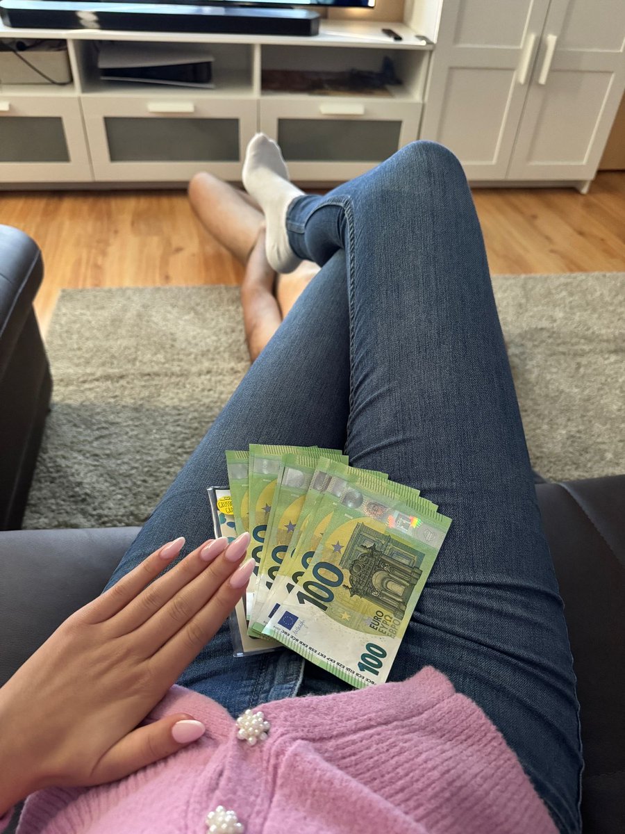 Kniend. Ergeben. 1000 € bereit. So begrüßt du mich in deiner Stadt. 🧎✨

Wien 🦋💞