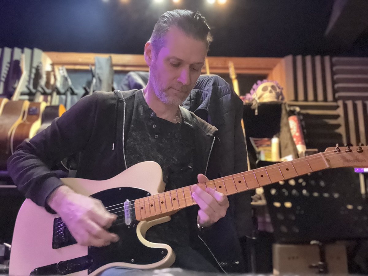 martindkennedy's tweet image. What’s that? Another band project to be working on? Sure thing 🤘🏻🎸

#newproject #band #working #guitarist