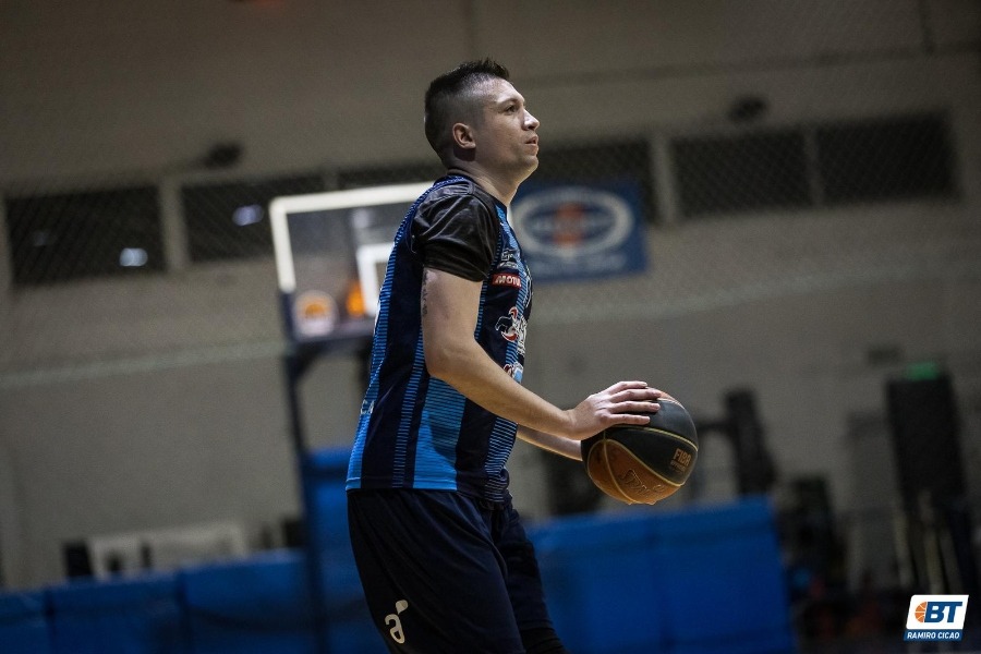 BasquetTotal's tweet photo. #DTAxBT | "ESTAMOS MUY CONTENTOS CON LA TEMPORADA QUE VENIMOS HACIENDO"
Rodrigo Pintos tuvo una destacada actuación en la victoria de San Telmo frente a Albatros. Luego del encuentro fuimos por su palabra.

📝 @camilosanss

👉 https://t.co/2is6M43weD https://t.co/2vJ6rnTvpw