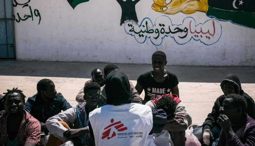 ⚠️#ليبيا أمهلت منظمة أطباء بلا حدود حتى 9 نوفمبر لمغادرة البلاد بدون سبب رسمي
القرار يثير القلق على صحة الناس اللي تتلقى مساعداتهم بعد ما توقفت المنظمة في مارس بسبب إغلاق المكاتب واستجواب الموظفين
هذا القمع طاول كمان 9 منظمات إنسانية في غرب البلاد
 #أطباء_بلا_حدود #حقوق_إنسان