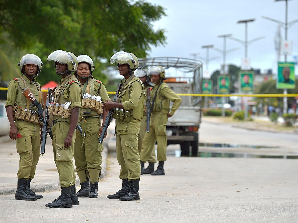 BREAKING: Tanzanian 🇹🇿 police have announced a nationwide curfew starting at 6 p.m. EAT