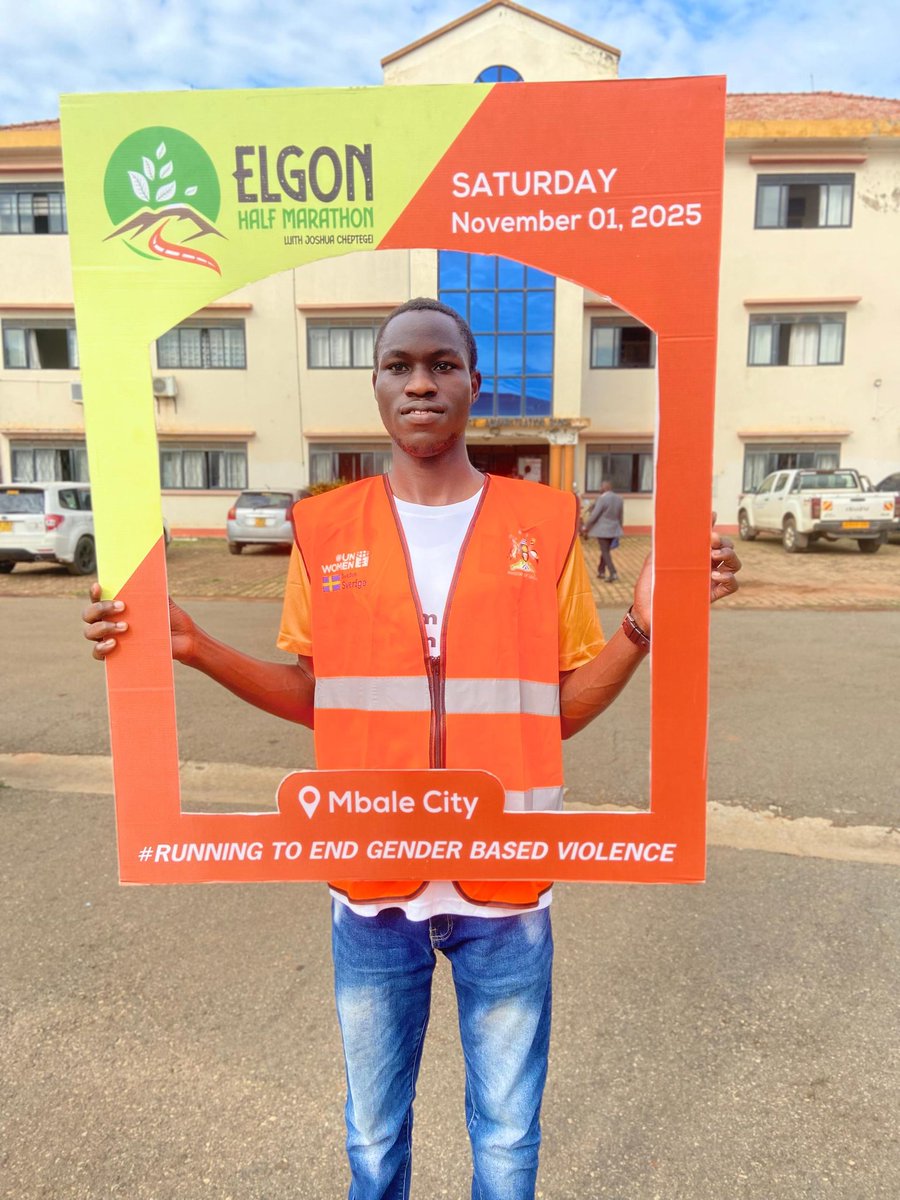 UNAUGulu's tweet photo. 💚 What an incredible experience! The Gulu UNAU Chapter proudly joined the Gulu City Walk and Dialogue with Joshua Cheptegei — and what a success it was! 🎉
From powerful conversations to energetic steps, our team shone bright representing UN values in action! 🌍✨
#UNAUUganda https://t.co/RZmgd6Wy0B