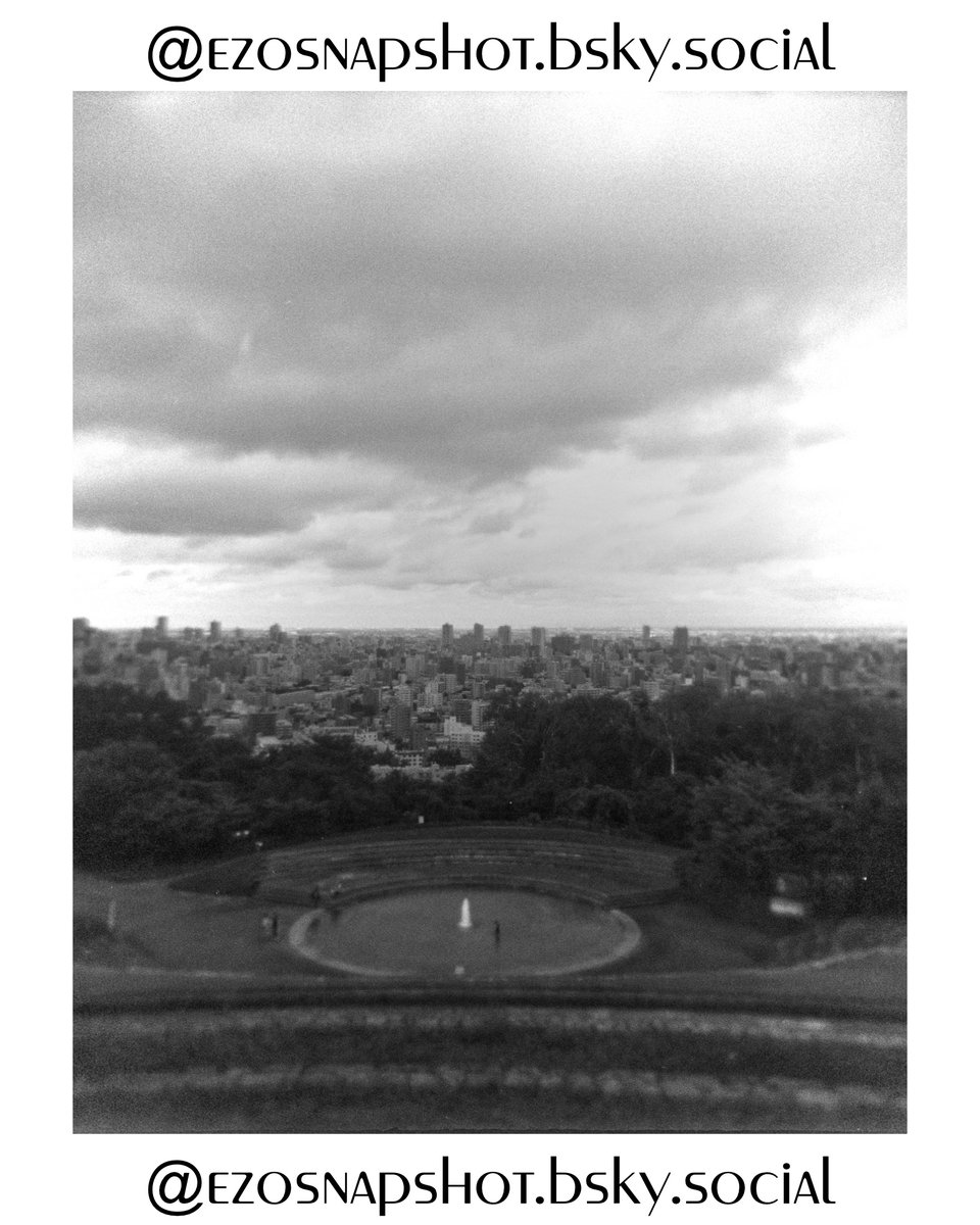 EzoSnapshot's tweet photo. 涼し秋の日、カメラはプラだった。

#photography #写真 #lomography #classicmono #sapporo #holga #filmphotography https://t.co/5wu3Rt5qr5