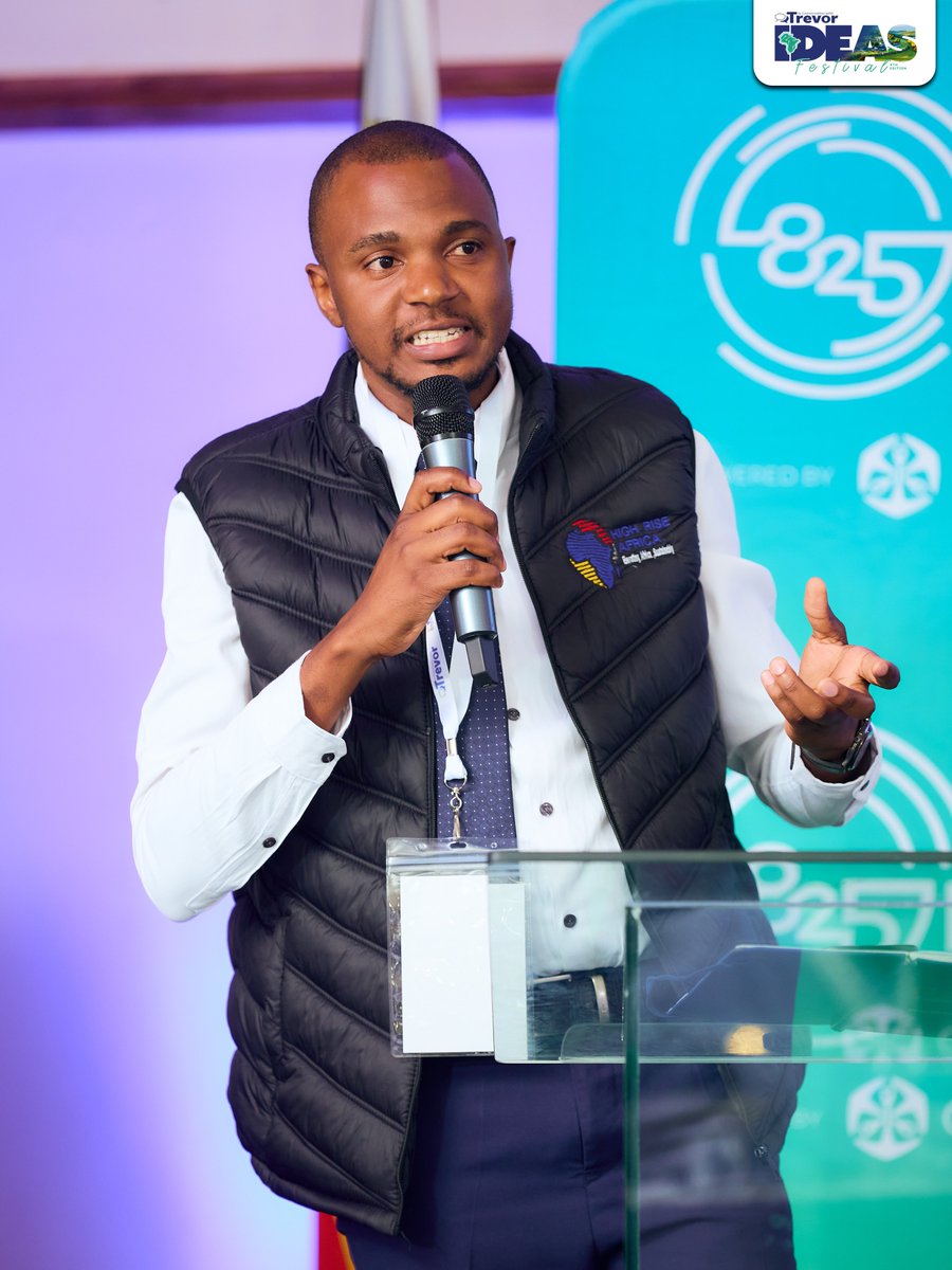 ConvoWithTrevor's tweet photo. #InPictures: Ideas Tank Pitches sponsored by @eight2fivehub. Shona Prince Technologies is sponsoring the prize for the #IdeasTank winner, while Winfield Strategy and Innovation is offering three complimentary training seats at their business school. https://t.co/LWXlmDmZb5