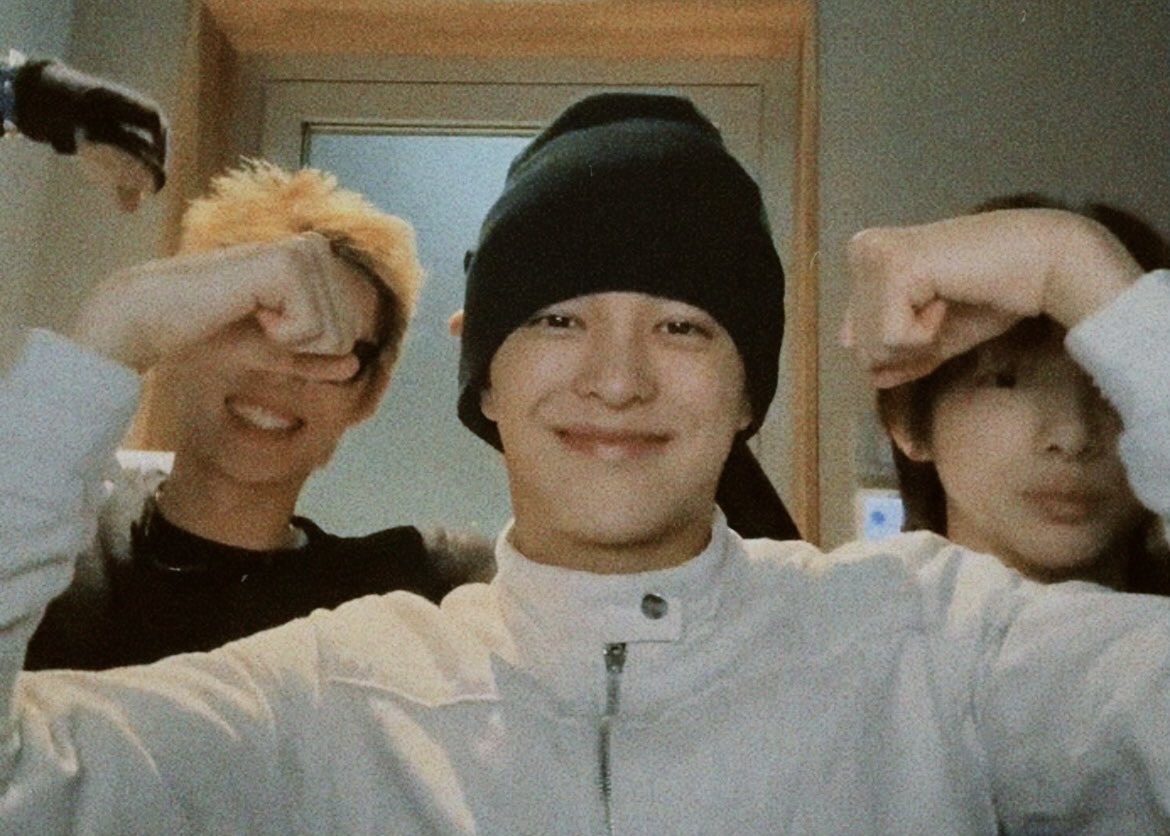 cortisfilms's tweet photo. #keonho live with #martin &amp; #juhoon https://t.co/XZbVE7RoIO