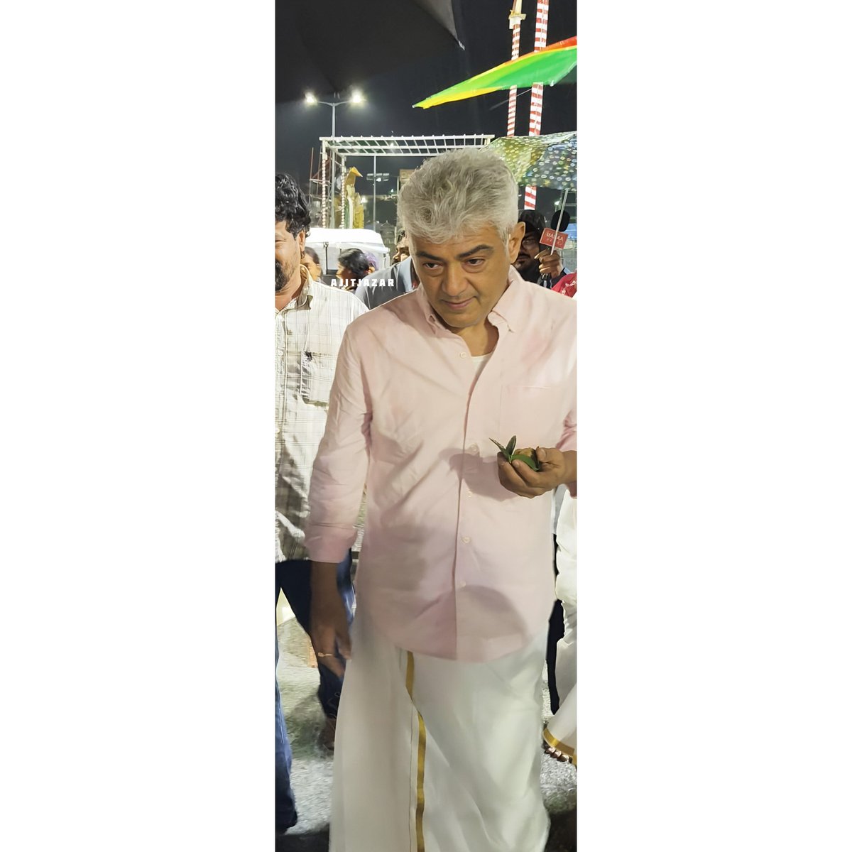 AjithAzar25's tweet image. Exclusive Pic Of AK Sir 🛐

#AjithKumar #Attagasam #AK64 
#Tirupati #திருப்பதி @AjithAzar25 @dheenaiyakam @AkTeamOnline @TFC_mass