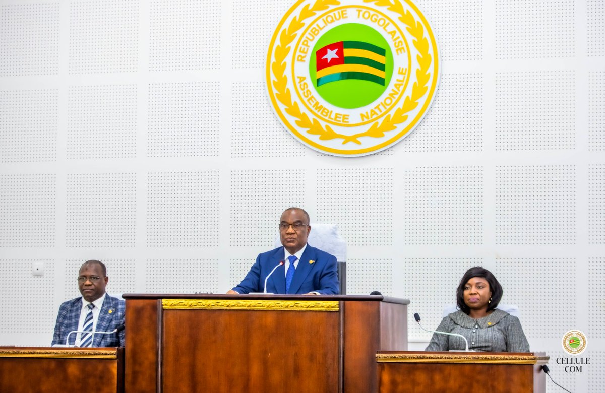 Ce choix porté sur ma modeste personne m’honore, mais il impose surtout un devoir, celui d’être un président à l’écoute de tous et de toutes, garant du dialogue, de la cohésion et du respect des valeurs républicaines qui fondent la cinquième République.