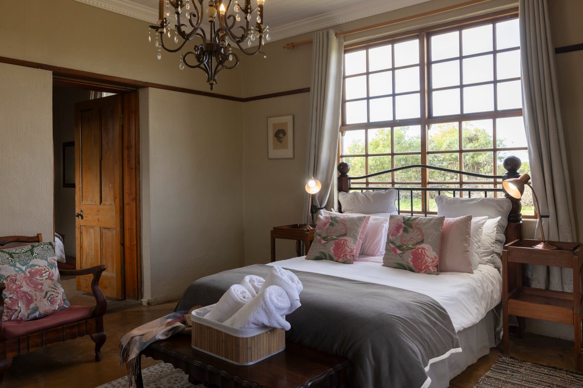 Stay in our self-catering chalets, B&amp;B glamping units, or the self-catering farmhouse. We’ve got space for families, couples, and anyone who loves a good old-fashioned West Coast welcome 🫂.
🔗 thalithali.co.za
#ThaliThaliGameLodge #WestCoastWay #langebaan