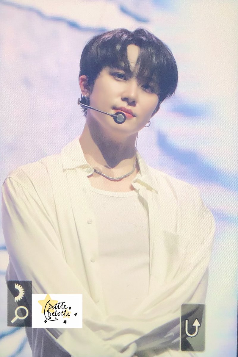 PETITEETOILE703's tweet photo. 251029 쇼콘

위아이 홈 들어보세요🏠

#잘했동한 #김동한 #동한
#KIMDONGHAN #위아이 #WEi https://t.co/GsUhY4Q3Hx